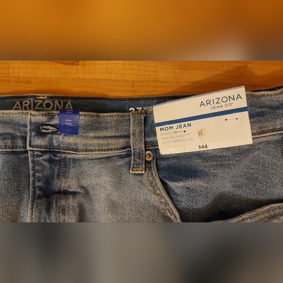 Ladies' Arizona Jean Co Mildly Distressed Denim - Picture 15 of 16